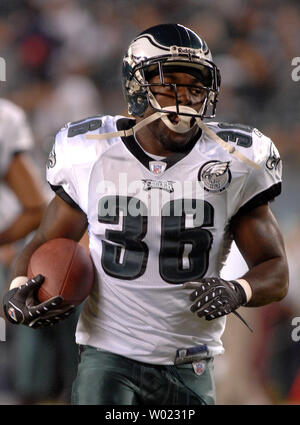 Philadelphia Eagles d'utiliser de nouveau Brian Westbrook se réchauffe avant le match contre les Eagles Redskins de Washington au Lincoln Financial Field à Philadelphie le 17 septembre 2007. (UPI Photo/Kevin Dietsch) Banque D'Images