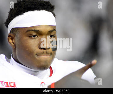 Ohio State Buckeyes quarterback Dwayne Haskins (7) points à l'Ohio State fans après la victoire 27-26 contre l'Université Penn State Nittany Lions au stade Beaver State College , en Pennsylvanie le 29 septembre 2018. Photo par Archie Carpenter/UPI Banque D'Images