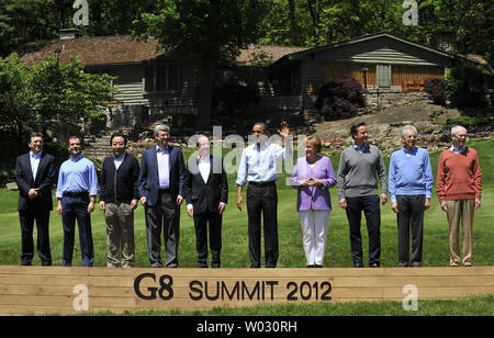 Les dirigeants de l'Etat posent pour une photo de famille au cours du Sommet du G8 à Camp David (Maryland) le 19 mai 2012. Les dirigeants de huit des plus grandes économies du monde se réunir pendant le week-end dans un effort de maintenir la persistance de la crise de la dette européenne hors de contrôle. UPI Banque D'Images