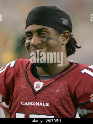 Arizona Cardinals wide receiver Steve Breaston fait une grimace qu'il quitte le terrain après les cardinaux match contre les Packers de Green Bay au University of Phoenix Stadium de Glendale, Arizona, le 3 janvier 2010. Les Packers défait les cardinaux 33-7. UPI/Art Foxall Banque D'Images