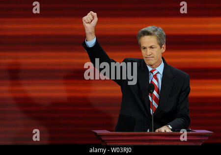 Le sénateur Norm Coleman, R-MN, sur le troisième jour de la Convention nationale du parti républicain à Saint Paul, Minnesota, le 3 septembre 2008. (Photo d'UPI/Roger L. Wollenberg) Banque D'Images