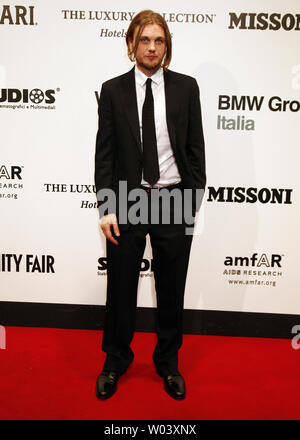 L'acteur Michael Pitt arrive sur le tapis rouge à la gala de l'amfAR contre le sida qui aura lieu pendant la Festival International du Film de Rome à Rome le 24 octobre 2008. L'événement réunit des fonds pour la recherche sur le SIDA. (Photo d'UPI/David Silpa) Banque D'Images