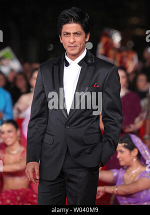 Shah Rukh Khan arrive sur le tapis rouge avant la projection du film "Mon nom est Kahn' au cours du 5e Festival International du Film de Rome à Rome le 31 octobre 2010. UPI/David Silpa Banque D'Images