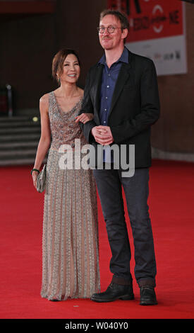 David Thewlis et Michelle Yeoh arrivent sur le tapis rouge avant la projection du film 'La Dame' lors de l'ouverture du 6ème Festival International du Film de Rome à Rome le 27 octobre 2011. UPI/David Silpa Banque D'Images