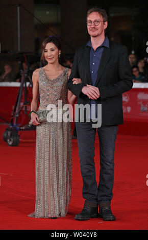 David Thewlis et Michelle Yeoh arrivent sur le tapis rouge avant la projection du film 'La Dame' lors de l'ouverture du 6ème Festival International du Film de Rome à Rome le 27 octobre 2011. UPI/David Silpa Banque D'Images