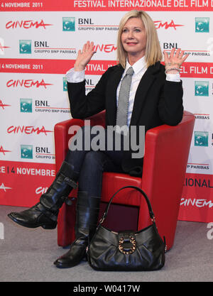 Olivia Newton-John arrive à un photocall pour le film 'quelques meilleurs hommes' pendant la 6e Festival International du Film de Rome à Rome le 28 octobre 2011. UPI/David Silpa Banque D'Images