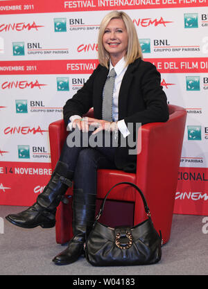 Olivia Newton-John arrive à un photocall pour le film 'quelques meilleurs hommes' pendant la 6e Festival International du Film de Rome à Rome le 28 octobre 2011. UPI/David Silpa Banque D'Images