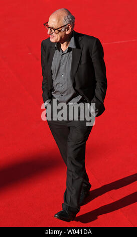 Michael Nyman arrive sur le tapis rouge lors de la 6ème Festival International du Film de Rome à Rome le 29 octobre 2011. UPI/David Silpa Banque D'Images