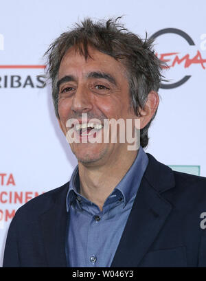 Sergio Rubini arrive à être pris en photo pour le film "obbiamo Parlare' au cours de la 10e Festival International du Film de Rome à Rome le 21 octobre 2015. Photo de David Silpa/UPI Banque D'Images