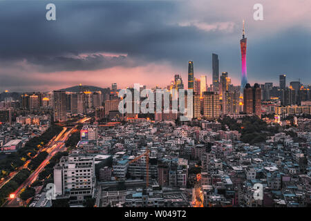 Guangzhou Décors Sunrise Sunset Pearl River New City Track Banque D'Images