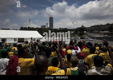 L'ANC Gauteng a tenu un service de prière le dimanche matin sur le Stand Bank Arena à Johannesburg, Afrique du Sud, le 8 décembre 2013. Mandela, l'ancien président sud-africain et icône de la lutte anti-apartheid, est décédé le 5 décembre, à 95 ans, après les complications d'une infection pulmonaire récurrente. UPI/Charlie Shoemaker Banque D'Images