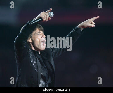 Mick Jagger et les Rolling Stones effectuer le demi-temps" au Super Bowl au Ford Field de Detroit, MI, le 5 février 2006. (Photo d'UPI/Tery Schmitt) Banque D'Images