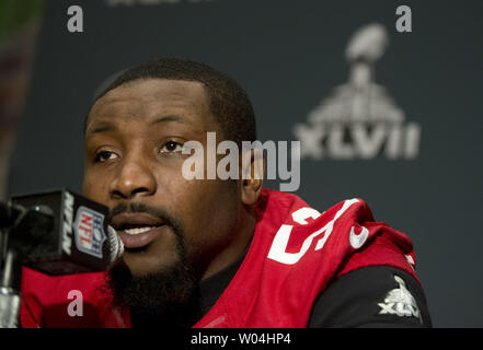 San Francisco 49ers NaVorro Bowman parle à la presse au cours d'un point de presse à l'hôtel avant de l'équipe de Super Bowl XLVII à la Nouvelle Orléans le 31 janvier 2013. Les 49ers vont jouer les Ravens de Baltimore au Super Bowl XLV le 3 février 2013. UPI/Kevin Dietsch Banque D'Images