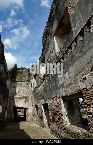 Ruines d'épave dans le Taman Sari site. Le Taman Sari est un site du patrimoine dans l'ancien jardin royal du sultanat de Yogyakarta. Banque D'Images