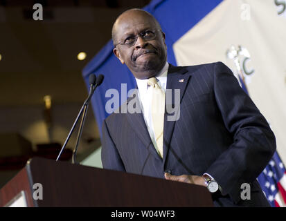 L'ancien candidat présidentiel républicain Herman Cain parle lors de la Conférence Leadership GOP Sud à Charleston, Caroline du Sud le 19 janvier 2012. Caroline du Sud tiendra primaires c'est le Samedi, Janvier 21. UPI/Kevin Dietsch Banque D'Images