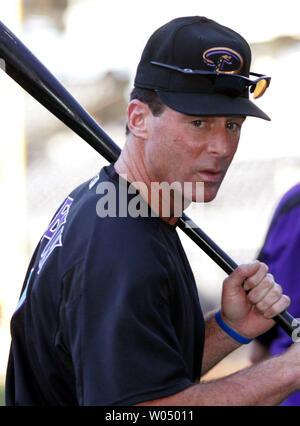 Arizona Diamondbacks manager Bob Melvin attend que le match entre les Diamondbacks et les San Diego Padres au Petco Park, San Diego, CA, le 29 août 2005. Les Diamondbacks a gagné 7-5. (Photo d'UPI/Roger Williams) Banque D'Images