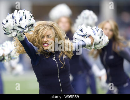 Courtney, sa première année avec le danseur, Seagals effectue pendant la mi-temps Activités du New England Patriots vs Seattle Seahawks jeu à Qwest Field à Seattle le 7 décembre 2008. (Photo d'UPI/Jim Bryant) Banque D'Images