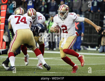 San Francisco 49ers quarterback Blaine Gabbert (2) brouille au cours de leur match contre les Seahawks de Seattle à CenturyLink Field à Seattle, Washington le 22 novembre 2015. Les Seahawks battre les 49ers 29-13. Photo par Jim Bryant/UPI Banque D'Images