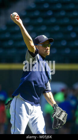 Mariners de Seattle Adjoint spécial Ichiro Suzuki se réchauffe avant leur match contre les Giants de San Francisco à Safeco Field le 25 juillet 2018 à Seattle. Photo par Jim Bryant/UPI Banque D'Images