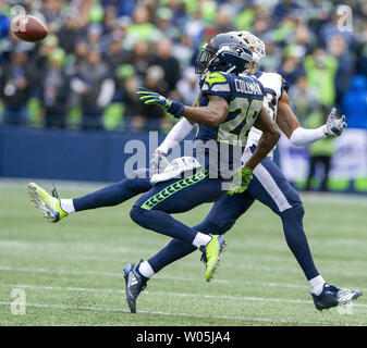 Seattle Seahawks Justin évoluait Coleman (28) défend contre les Los Angeles Rams le receveur Josh Reynolds (83) au cours du quatrième trimestre à CenturyLink Field le 7 octobre 2018 à Seattle, Washington. Les Rams a battu les Seahawks 33-31. Photo par Jim Bryant/UPI Banque D'Images