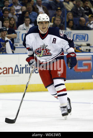 Columbus Blue Jackets Sergei Fedorov skates contre les Blues de Saint-Louis dans la première période à la Savvis Center à St Louis, le 26 novembre 2005. (Photo d'UPI/Bill Greenblatt) Banque D'Images