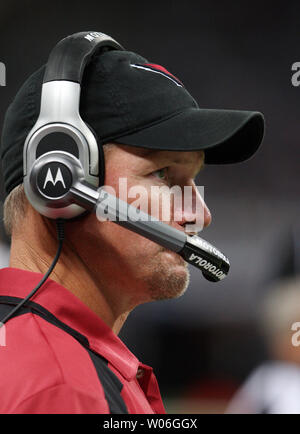 Arizona Cardinals entraîneur Ken Whisenhunt regarde son équipe prendre sur la St Louis Rams à l'Edward Jones Dome à St Louis le 2 novembre 2008. Arizona a gagné le match 34-13. (Photo d'UPI/Bill Greenblatt) Banque D'Images