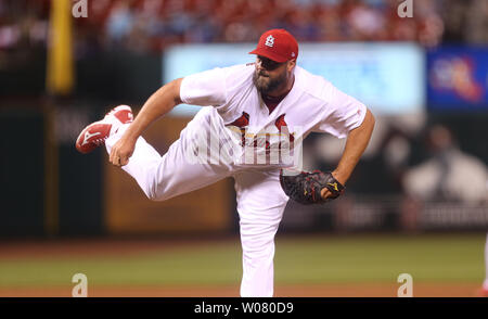 Cardinals de Saint-Louis pitcher Jonathan Broxton, 32, indiquées dans ce fichier 30/05/2017 photo a été libéré par le club le 31/05/2017. Broxton est 0-1 avec une ère de 6,89 en 20 parties pour les cardinaux cette saison. Les deux-temps National League All-Star (2009 et 2010 avec les Dodgers de Los Angeles) est propriétaire d'une marque de carrière de 43-38 avec une 3.41 ÉPOQUE et enregistre 118 694. jeux en Il avait été membre des Cardinaux depuis être acquis lors d'un 31 juillet 2015, le commerce avec les Milwaukee Brewers. Photo de Bill Greenblatt/UPI Banque D'Images