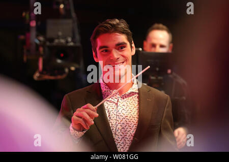 RJ Mitte acteur de Breaking Bad la renommée, procède à une chorale d'enfants au cours de l'enregistrement de messages publicitaires de réseau des hôpitaux Shriners à St Louis le 9 août 2017. Photo de Bill Greenblatt/UPI Banque D'Images