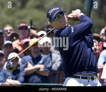 Davis Love III tees off au 10ème trou dans le premier tour de l'US Open à Pebble Beach, Californie le 17 juin 2010. UPI/Terry Schmitt Banque D'Images