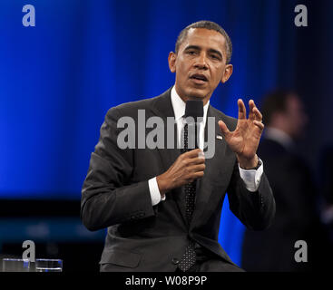 Le président Barak Obama parle pendant une réunion parrainée par LinkedIn au Computer History Museum à Mountain View, Californie le 26 septembre 2011. La réunion était sur le sujet de l'emploi. UPI/Terry Schmitt Banque D'Images