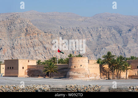 Khasab fort dans le gouvernorat de Musandam Oman de grès entouré par Banque D'Images