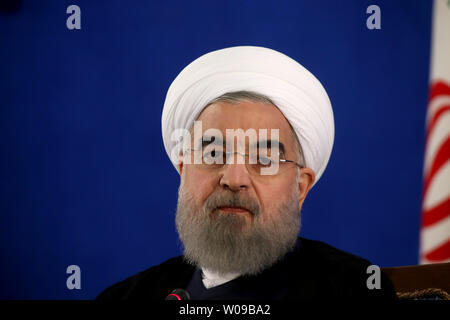 Le Président iranien Hassan Rohani prononce un discours lors de sa première conférence de presse après sa victoire à l'élection présidentielle de vendredi, remportant 57 % des voix à Téhéran, en Iran le 22 mai 2017. Photo par Maryam Rahmanian/UPI Banque D'Images