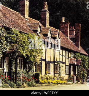 Bridge End Road. Warwick. Le Warwickshire. Un cluster de vieille maisons anglais. Banque D'Images