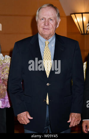 Jack Nicklaus assiste à la conférence de presse pour lancer Classic Club de Tokyo à Tokyo, Japon, le 19 juin 2015. Il conçoit pour le golf de Tokyo Club classique. Photo par Keizo Mori/UPI Banque D'Images