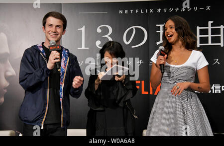 Acteurs Dylan Minnette(L) et Alisha Boe assister à un événement pour les examens préalables le drame de Netflix '13 raisons pour lesquelles" à Tokyo, Japon, le 23 avril 2018. ? ? ? ? ?Photo par Keizo Mori/UPI Banque D'Images