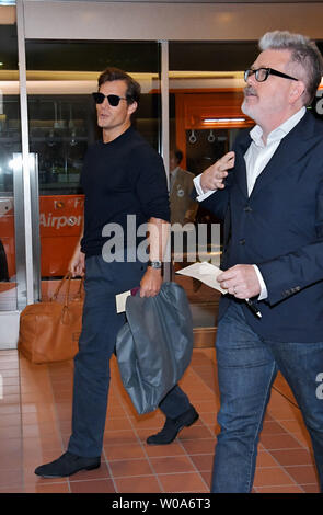 Henry Cavill acteur et réalisateur Christopher McQuarrie arrivent à l'Aéroport International de Tokyo à Tokyo, Japon le 17 juillet 2018. Photo par Keizo Mori/UPI Banque D'Images