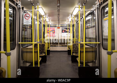 BUDAPEST HONGRIE - METRO WAGON À BUDAPEST TRANSPORT SOUTERRAIN - WAGON DE METRO À BUDAPEST © FRÉDÉRIC BEAUMONT Banque D'Images