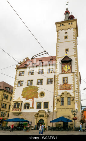 Würzburg, Allemagne - 12 juin 2019 : Grafeneckart (partie la plus ancienne de l'hôtel de ville après la peinture fait en 2017) Banque D'Images