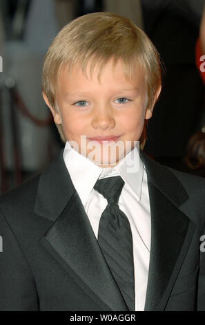 Huit ans Dakota Goyo acteur arrive au Roy Thomson Hall pour la première mondiale de "l'Arithmétique émotionnelle' sur soirée de clôture du Festival International du Film de Toronto à Toronto, Canada le 15 septembre 2007. (Photo d'UPI/Christine Chew) Banque D'Images