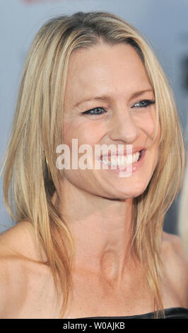 Robin Wright Penn arrive pour le Festival International du Film de Toronto le gala d'avant de 'la vie privée de Pippa Lee' au Roy Thomson Hall à Toronto, Canada le 15 septembre 2009. UPI /Christine Chew Banque D'Images