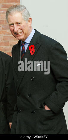 Le Prince Charles de Grande-Bretagne arrive pour une visite de l'Evergreen Brick Works, à Toronto, Canada le 6 novembre 2009. Le Prince et son épouse Camilla, Duchesse de Cornouailles, sont sur une visite de 11 jours au Canada. UPI /Christine Chew Banque D'Images