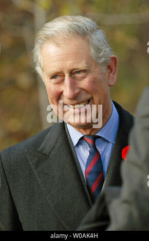 Le Prince Charles de Grande-Bretagne arrive pour une visite de l'Evergreen Brick Works, à Toronto, Canada le 6 novembre 2009. Le Prince et son épouse Camilla, Duchesse de Cornouailles, sont sur une visite de 11 jours au Canada. UPI /Christine Chew Banque D'Images