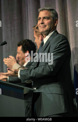 L'acteur et réalisateur George Clooney assiste à la "Ides de Mars" gala d'avant au Roy Thomson Hall pendant le Festival International du Film de Toronto à Toronto, Canada le 9 septembre 2011. UPI/Christine Chew Banque D'Images