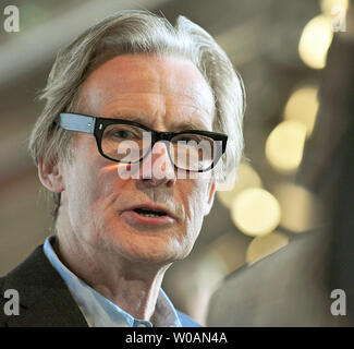 Acteur Bill Nighy assiste à la clôture du Festival International du Film de Toronto gala nuit 'Page 8' au Roy Thomson Hall à Toronto, Canada le 17 septembre 2011. UPI/Christine Chew Banque D'Images