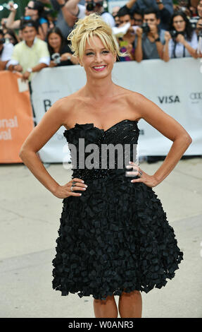 Katherine LaNasa arrive pour la première de "Jayne Mansfield's Car" au Roy Thomson Hall pendant le Festival International du Film de Toronto à Toronto, Canada le 13 septembre 2012. UPI/Christine Chew Banque D'Images