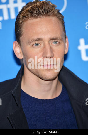 Tom Hiddleston assiste à une séance de photos pour le 'High-Rise' au TIFF Bell Lightbox pendant le Festival International du Film de Toronto à Toronto, Canada le 14 septembre 2015. Photo par Christine Chew/UPI Banque D'Images