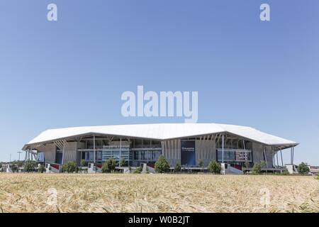 Lyon, France - le 13 juin 2019 : le Parc Olympique ou Groupama stadium, est un stade de 60000 places pour le club de football français l'Olympique Lyonnais Banque D'Images