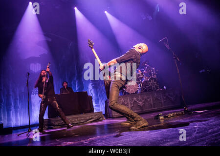 Oslo, Norvège. 26 Juin, 2019. Oslo, Norvège - le 26 juin 2019. Le groupe de heavy metal allemand accepter effectue un concert live à l'Opéra National et du ballet à Oslo dans le cadre de l'ouverture pour montrer le festival de musique norvégienne de tonnes de 2019. Ici le guitariste Wolf Hoffmann est vu sur scène. (Photo crédit : Gonzales Photo/Alamy Live News Banque D'Images