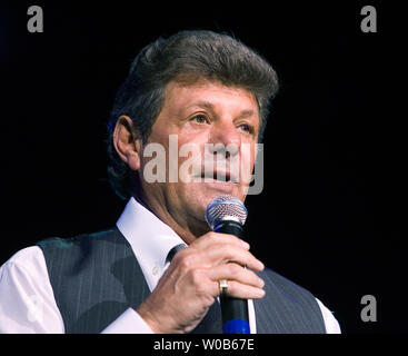 Frankie Avalon effectue pendant un spectacle au Boulevard Casino près de Vancouver (Colombie-Britannique), le 26 mai 2007. (Photo d'UPI/Heinz Ruckemann) Banque D'Images