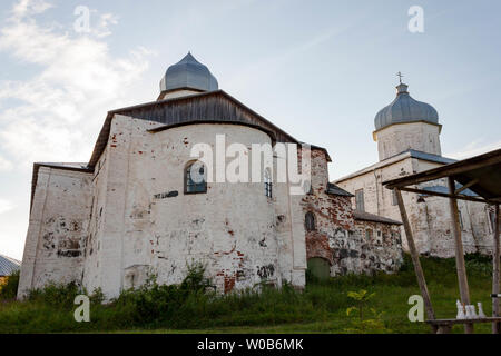 Cathédrale de pierre blanche de l'Exaltation de la Croix. La Russie, Moscow Region, l'Onega, district de l'île de la mer Blanche, Kiy Banque D'Images